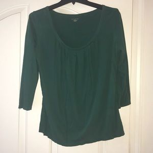 Green 3/4 sleeve shirt